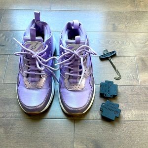 Gently used Metallic purple heelys size 3 youth